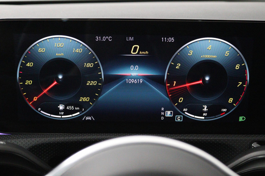 Mercedes-Benz A-Klasse 180 Business Solution Luxury (SFEERVERLICHTING, CAMERA, STIOELVERWARMING, GOED ONDERHOUDEN