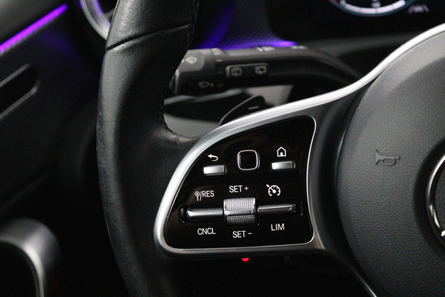 Mercedes-Benz A-Klasse 180 Business Solution Luxury (SFEERVERLICHTING, CAMERA, STIOELVERWARMING, GOED ONDERHOUDEN