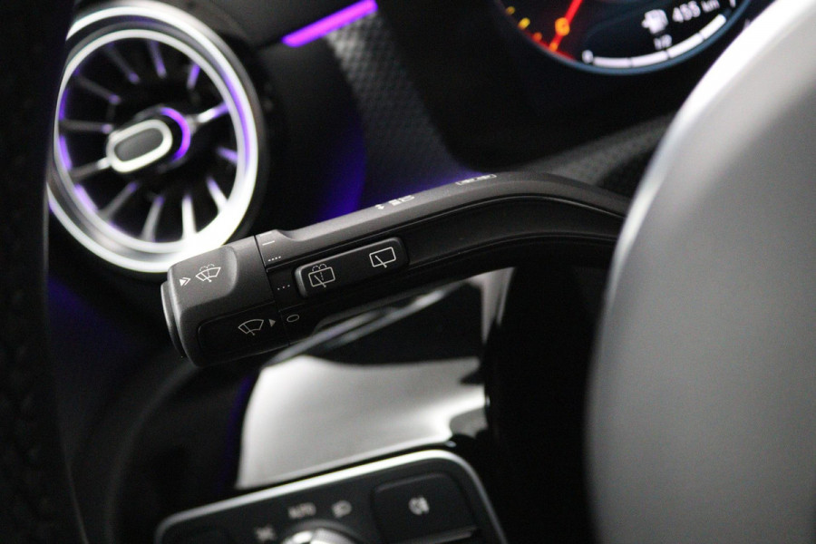Mercedes-Benz A-Klasse 180 Business Solution Luxury (SFEERVERLICHTING, CAMERA, STIOELVERWARMING, GOED ONDERHOUDEN