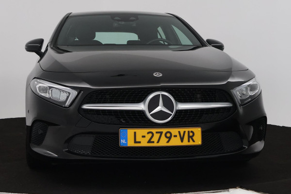 Mercedes-Benz A-Klasse 180 Business Solution Luxury (SFEERVERLICHTING, CAMERA, STIOELVERWARMING, GOED ONDERHOUDEN