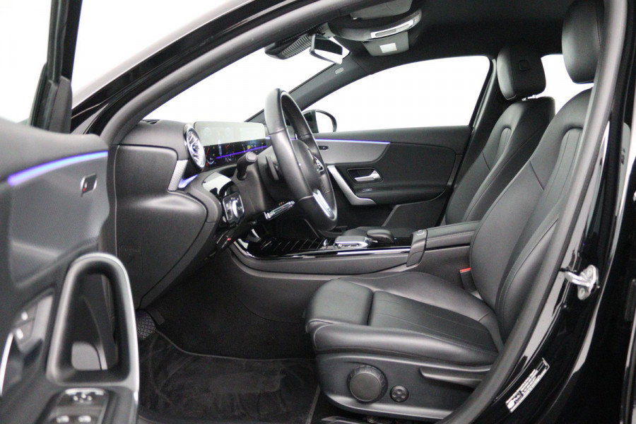 Mercedes-Benz A-Klasse 180 Business Solution Luxury (SFEERVERLICHTING, CAMERA, STIOELVERWARMING, GOED ONDERHOUDEN