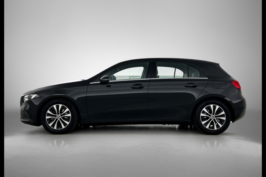 Mercedes-Benz A-Klasse 160 Business Solution | Lichtmetalen velgen | Navigatie |  Parking support | Inclusief 24 maanden MB Certified garantie voor Europa.