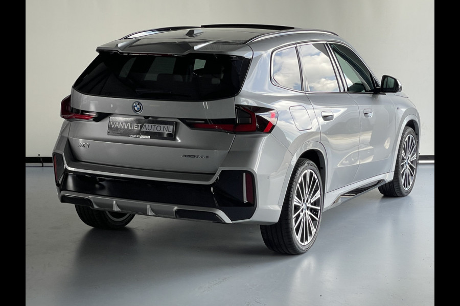 BMW X1 xDrive30e M Sport Innovation Pano Dak Head UP / Harman Kardon / Trekhaak  / 7800 KM !!