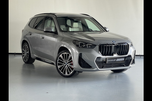 BMW X1 xDrive30e M Sport Innovation Pano Dak Head UP / Harman Kardon / Trekhaak  / 7800 KM !!