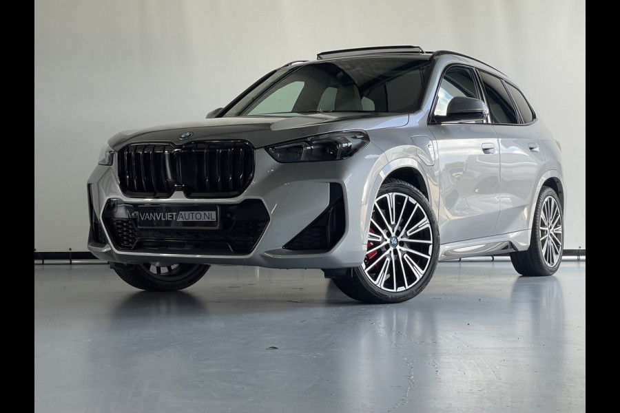 BMW X1 xDrive30e M Sport Innovation Pano Dak Head UP / Harman Kardon / Trekhaak  / 7800 KM !!