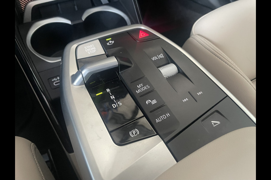 BMW X1 xDrive30e M Sport Innovation Pano Dak Head UP / Harman Kardon / Trekhaak  / 7800 KM !!