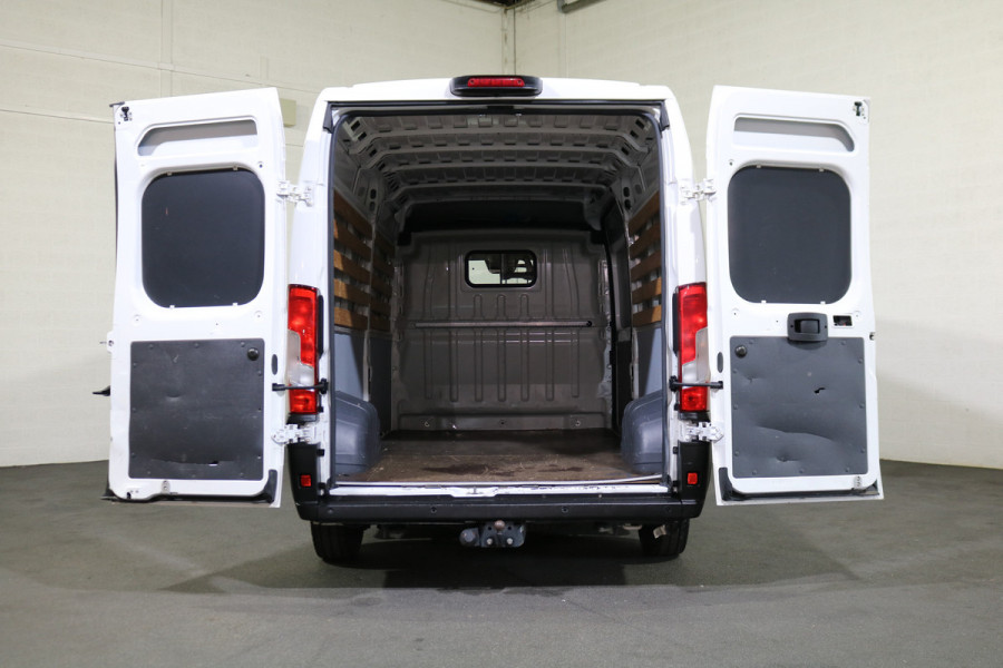Peugeot Boxer 2.2 BlueHDi 165pk L3 H2 Airco Camera Trekhaak