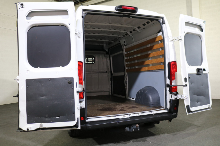Peugeot Boxer 2.2 BlueHDi 165pk L3 H2 Airco Camera Trekhaak