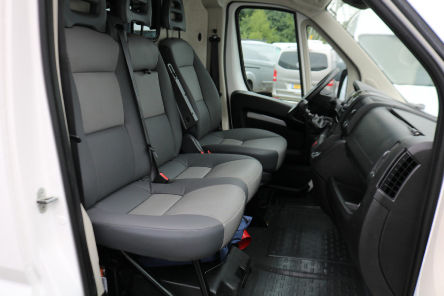 Peugeot Boxer 2.2 BlueHDi 165pk L3 H2 Airco Camera Trekhaak