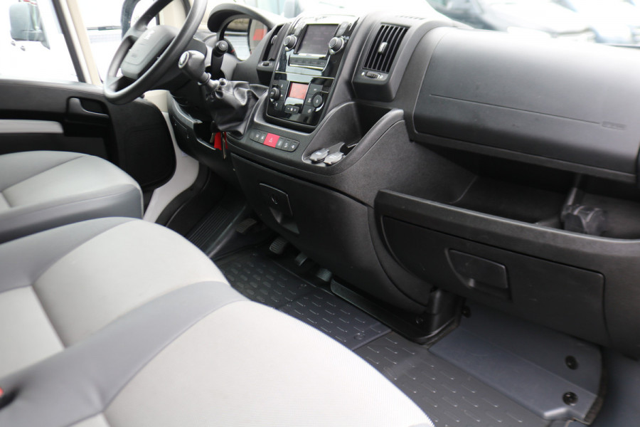 Peugeot Boxer 2.2 BlueHDi 165pk L3 H2 Airco Camera Trekhaak