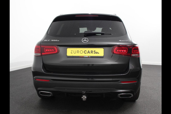 Mercedes-Benz GLC 300e 4MATIC Business Solution Luxury PHEV | Panorama dak | Trekhaak | Led | Electrische klep | Treeplanken | Night pack | Adaptive cruise control