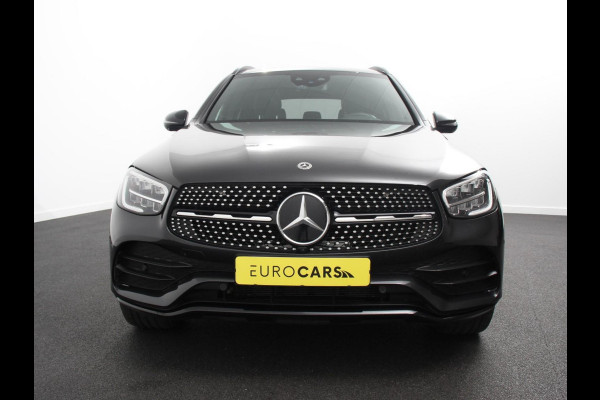 Mercedes-Benz GLC 300e 4MATIC Business Solution Luxury PHEV | Panorama dak | Trekhaak | Led | Electrische klep | Treeplanken | Night pack | Adaptive cruise control