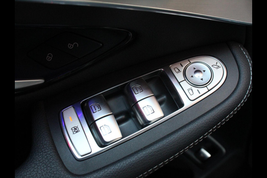 Mercedes-Benz GLC 300e 4MATIC Business Solution Luxury PHEV | Panorama dak | Trekhaak | Led | Electrische klep | Treeplanken | Night pack | Adaptive cruise control
