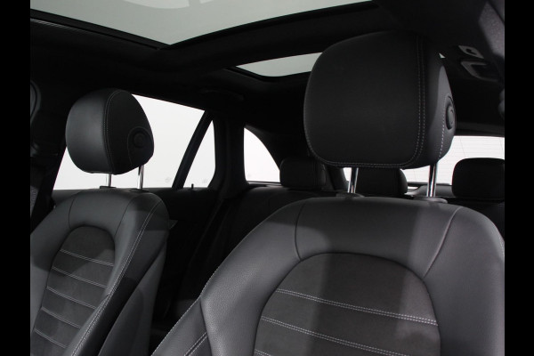 Mercedes-Benz GLC 300e 4MATIC Business Solution Luxury PHEV | Panorama dak | Trekhaak | Led | Electrische klep | Treeplanken | Night pack | Adaptive cruise control
