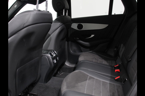 Mercedes-Benz GLC 300e 4MATIC Business Solution Luxury PHEV | Panorama dak | Trekhaak | Led | Electrische klep | Treeplanken | Night pack | Adaptive cruise control