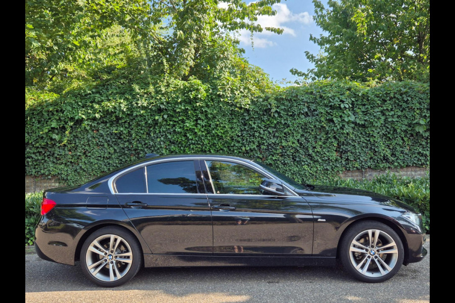 BMW 3-serie 320i High Executive Navi GR Apple CarPlay Sport Leder LED Automaat NAP NL