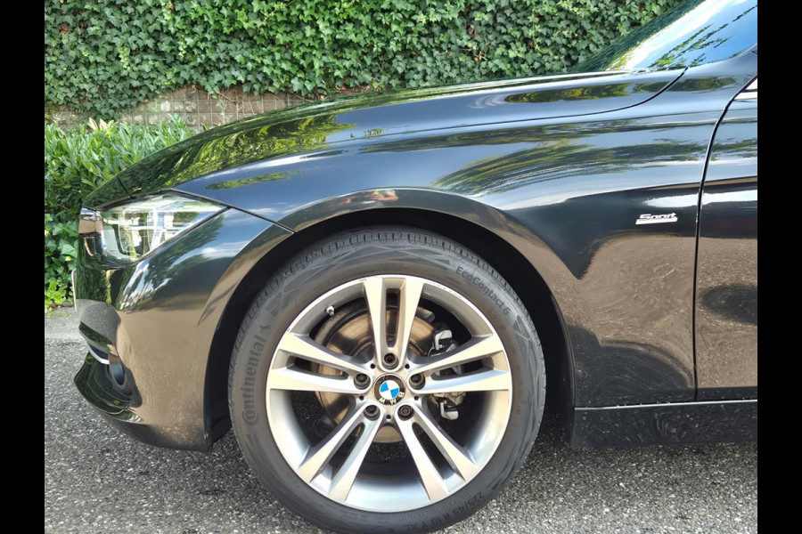 BMW 3-serie 320i High Executive Navi GR Apple CarPlay Sport Leder LED Automaat NAP NL