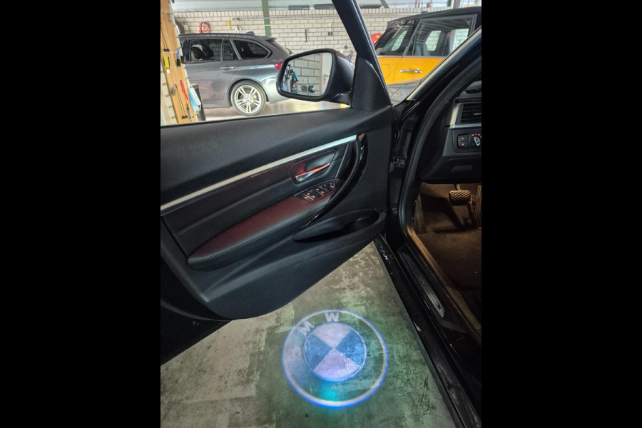 BMW 3-serie 320i High Executive Navi GR Apple CarPlay Sport Leder LED Automaat NAP NL