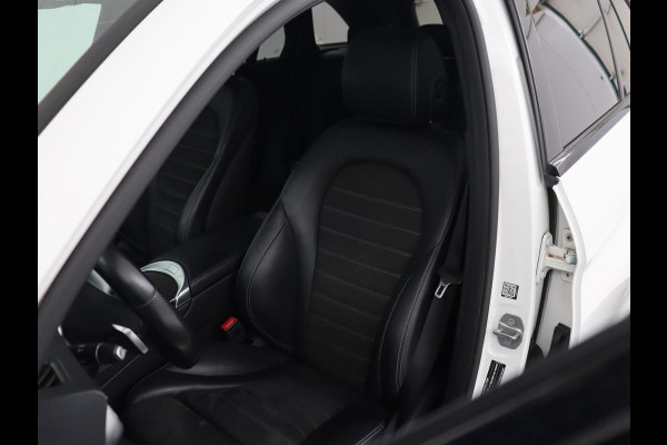 Mercedes-Benz GLC 300de 4MATIC AMG Night | Panoramadak | Adaptive cruise | Trekhaak | Stoelverwarming | Carplay | Leder/Alcantara | Digital Cockpit | 360 Camera | Park Assist