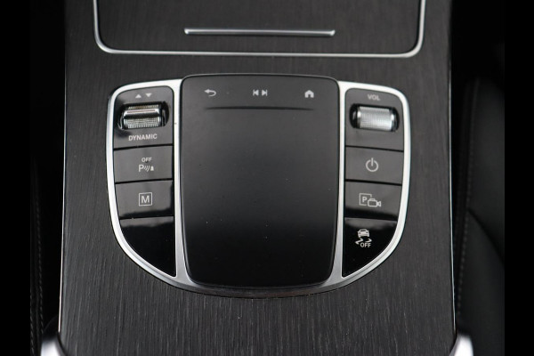 Mercedes-Benz GLC 300de 4MATIC AMG Night | Panoramadak | Adaptive cruise | Trekhaak | Stoelverwarming | Carplay | Leder/Alcantara | Digital Cockpit | 360 Camera | Park Assist