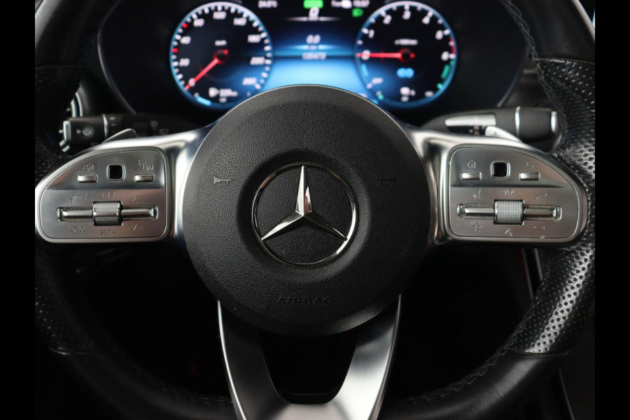 Mercedes-Benz GLC 300de 4MATIC AMG Night | Panoramadak | Adaptive cruise | Trekhaak | Stoelverwarming | Carplay | Leder/Alcantara | Digital Cockpit | 360 Camera | Park Assist