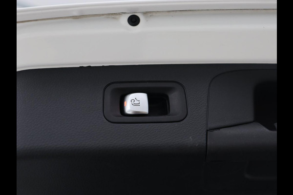 Mercedes-Benz GLC 300de 4MATIC AMG Night | Panoramadak | Adaptive cruise | Trekhaak | Stoelverwarming | Carplay | Leder/Alcantara | Digital Cockpit | 360 Camera | Park Assist