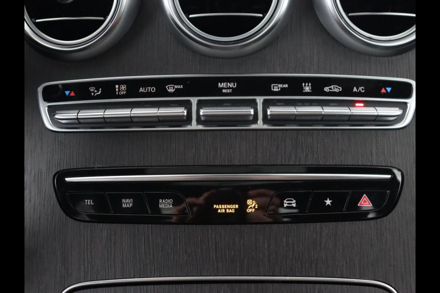 Mercedes-Benz GLC 300de 4MATIC AMG Night | Panoramadak | Adaptive cruise | Trekhaak | Stoelverwarming | Carplay | Leder/Alcantara | Digital Cockpit | 360 Camera | Park Assist