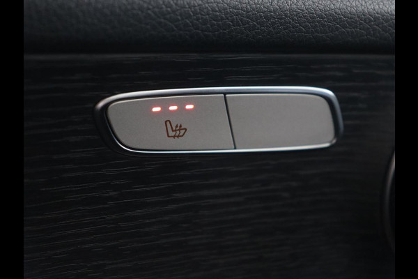 Mercedes-Benz GLC 300de 4MATIC AMG Night | Panoramadak | Adaptive cruise | Trekhaak | Stoelverwarming | Carplay | Leder/Alcantara | Digital Cockpit | 360 Camera | Park Assist