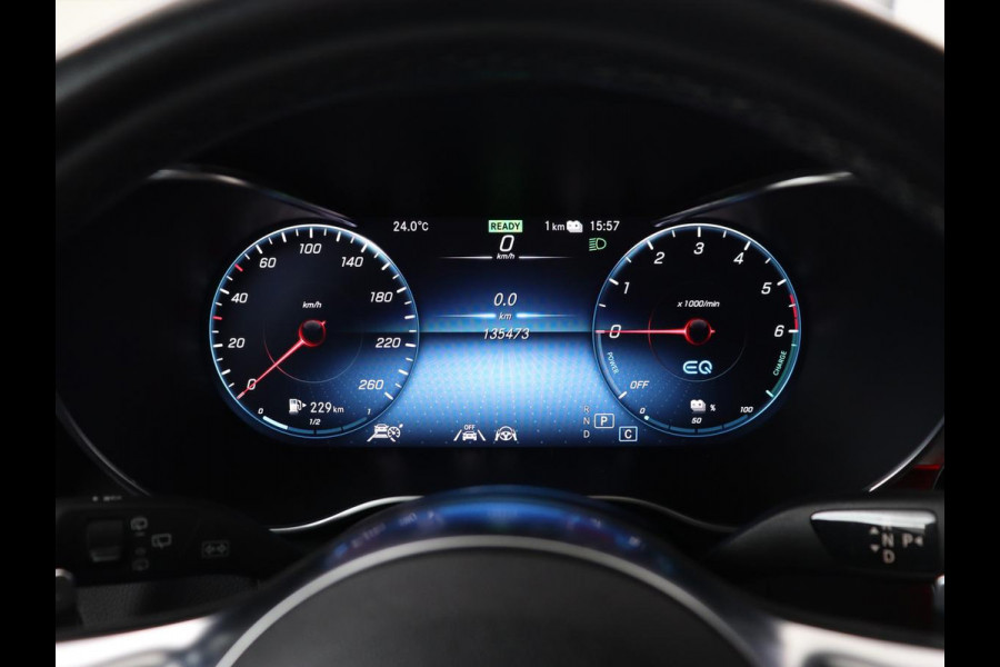 Mercedes-Benz GLC 300de 4MATIC AMG Night | Panoramadak | Adaptive cruise | Trekhaak | Stoelverwarming | Carplay | Leder/Alcantara | Digital Cockpit | 360 Camera | Park Assist