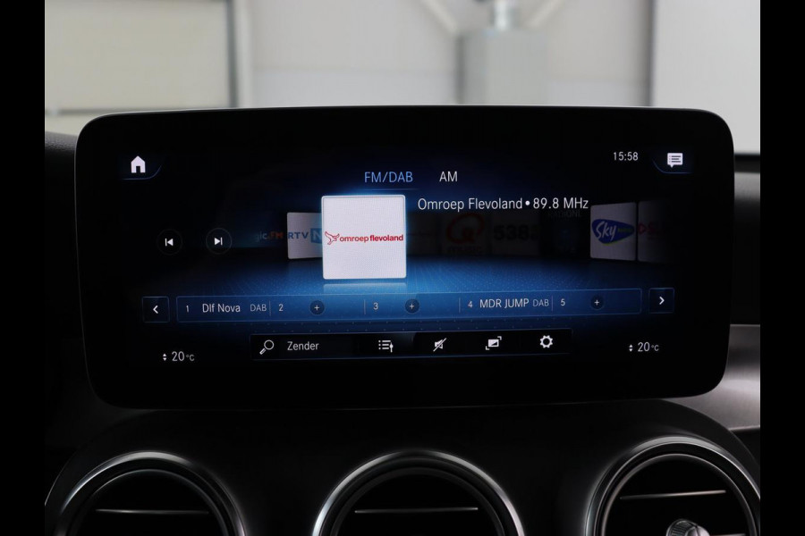 Mercedes-Benz GLC 300de 4MATIC AMG Night | Panoramadak | Adaptive cruise | Trekhaak | Stoelverwarming | Carplay | Leder/Alcantara | Digital Cockpit | 360 Camera | Park Assist