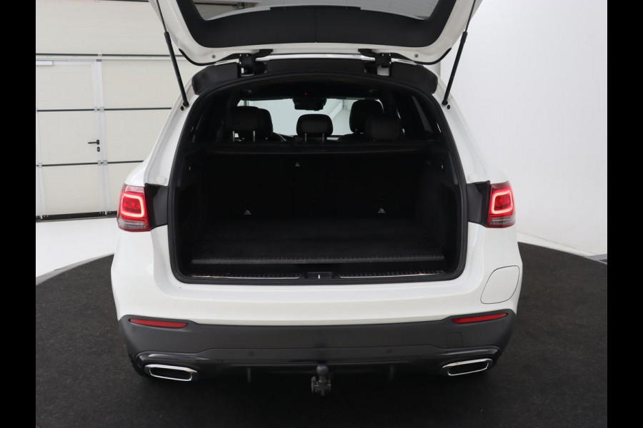 Mercedes-Benz GLC 300de 4MATIC AMG Night | Panoramadak | Adaptive cruise | Trekhaak | Stoelverwarming | Carplay | Leder/Alcantara | Digital Cockpit | 360 Camera | Park Assist