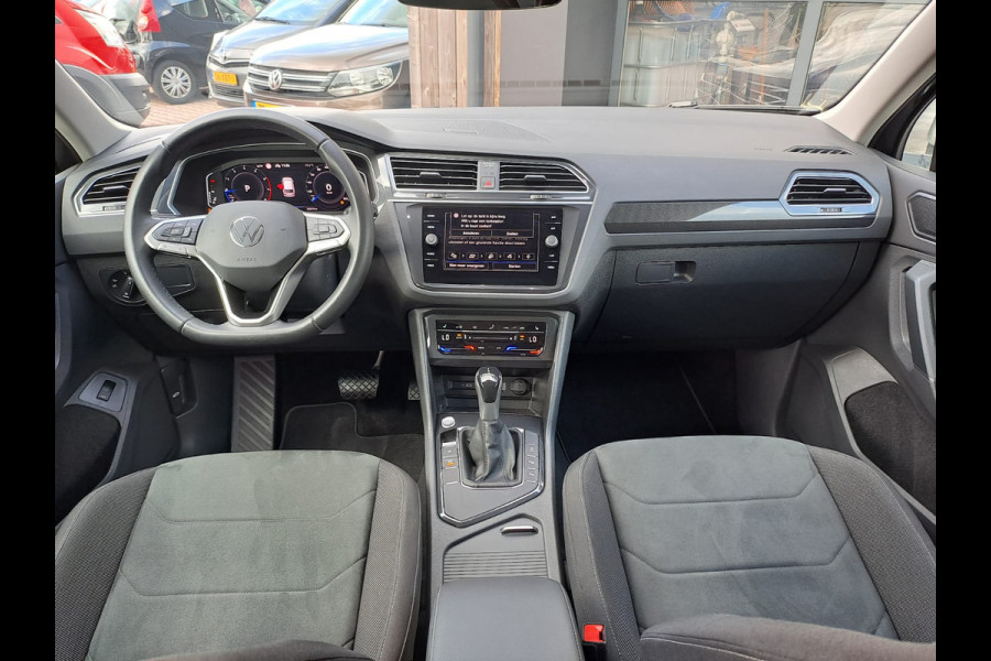 Volkswagen Tiguan 1.5 TSI Elegance | Trekhaak | Navi | ACC | Stoelverwarming | Lane Assist | Kyeless | Camera | IQ Light | Side Assist |