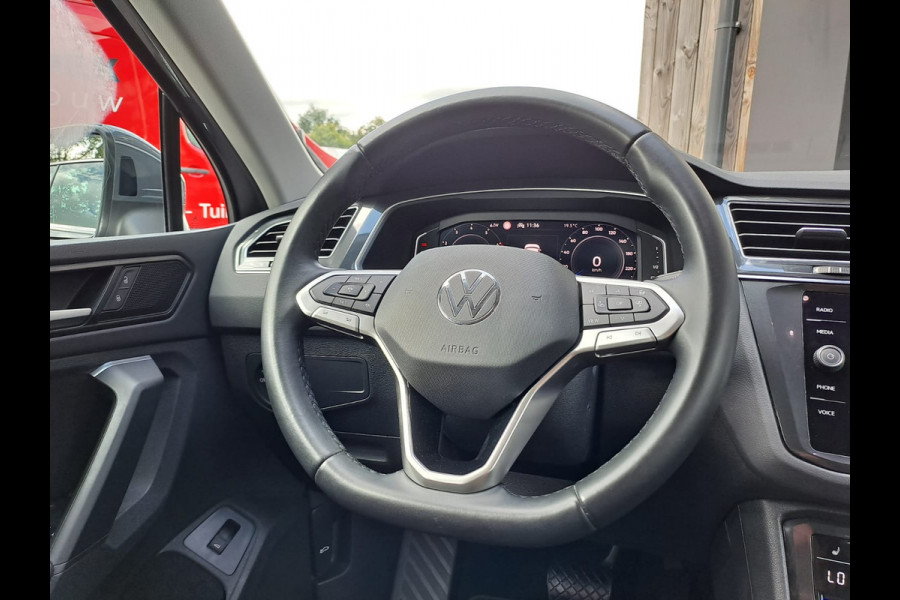 Volkswagen Tiguan 1.5 TSI Elegance | Trekhaak | Navi | ACC | Stoelverwarming | Lane Assist | Kyeless | Camera | IQ Light | Side Assist |