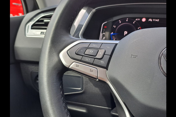 Volkswagen Tiguan 1.5 TSI Elegance | Trekhaak | Navi | ACC | Stoelverwarming | Lane Assist | Kyeless | Camera | IQ Light | Side Assist |