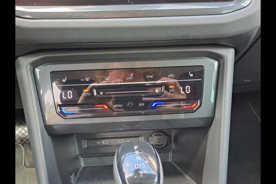 Volkswagen Tiguan 1.5 TSI Elegance | Trekhaak | Navi | ACC | Stoelverwarming | Lane Assist | Kyeless | Camera | IQ Light | Side Assist |