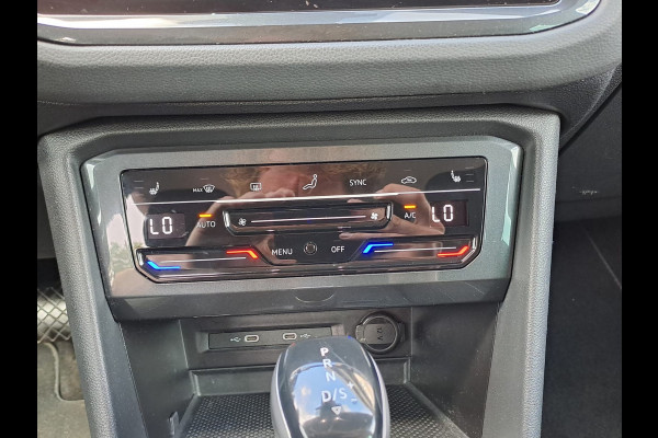 Volkswagen Tiguan 1.5 TSI Elegance | Trekhaak | Navi | ACC | Stoelverwarming | Lane Assist | Kyeless | Camera | IQ Light | Side Assist |
