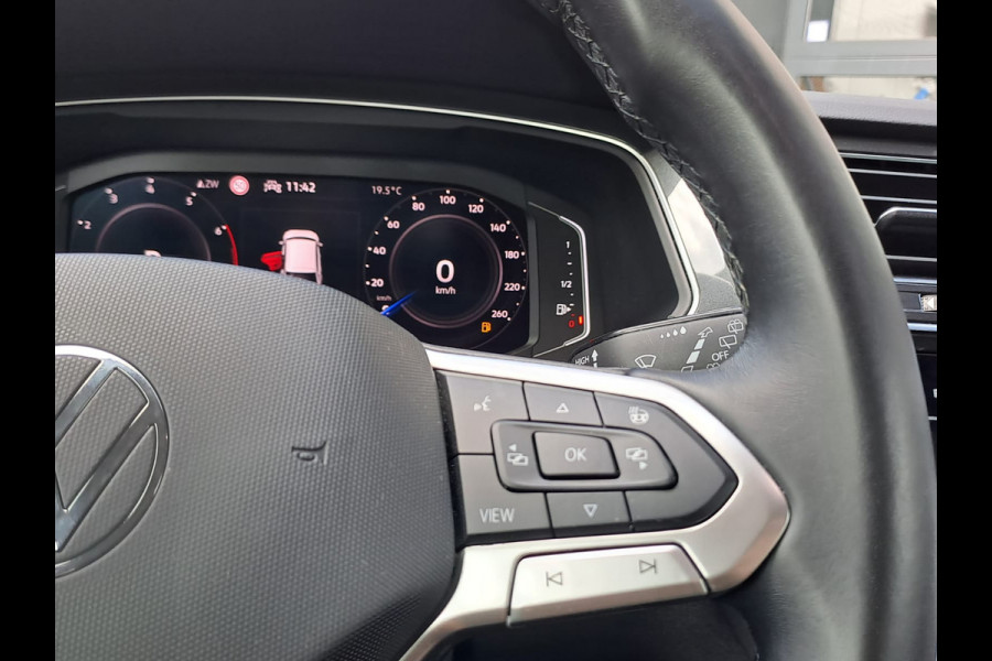 Volkswagen Tiguan 1.5 TSI Elegance | Trekhaak | Navi | ACC | Stoelverwarming | Lane Assist | Kyeless | Camera | IQ Light | Side Assist |