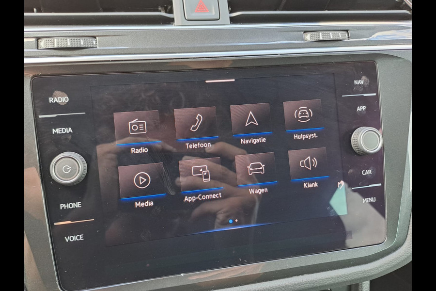 Volkswagen Tiguan 1.5 TSI Elegance | Trekhaak | Navi | ACC | Stoelverwarming | Lane Assist | Kyeless | Camera | IQ Light | Side Assist |