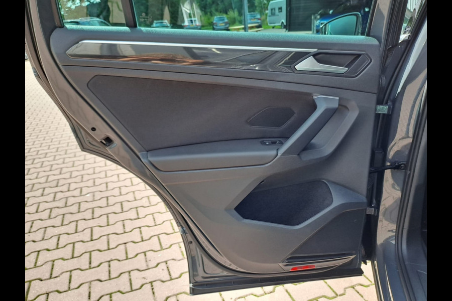 Volkswagen Tiguan 1.5 TSI Elegance | Trekhaak | Navi | ACC | Stoelverwarming | Lane Assist | Kyeless | Camera | IQ Light | Side Assist |