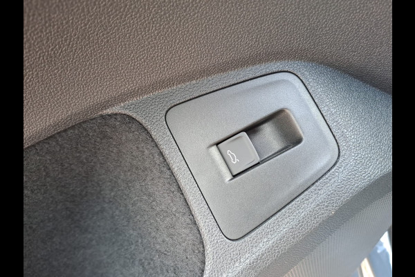 Volkswagen Tiguan 1.5 TSI Elegance | Trekhaak | Navi | ACC | Stoelverwarming | Lane Assist | Kyeless | Camera | IQ Light | Side Assist |