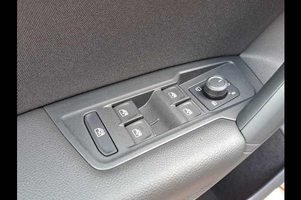Volkswagen Tiguan 1.5 TSI Elegance | Trekhaak | Navi | ACC | Stoelverwarming | Lane Assist | Kyeless | Camera | IQ Light | Side Assist |