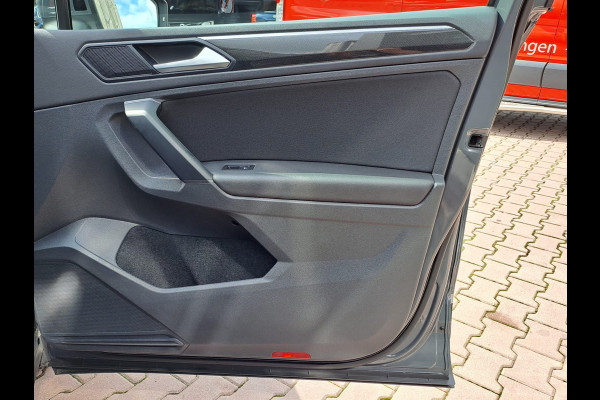 Volkswagen Tiguan 1.5 TSI Elegance | Trekhaak | Navi | ACC | Stoelverwarming | Lane Assist | Kyeless | Camera | IQ Light | Side Assist |