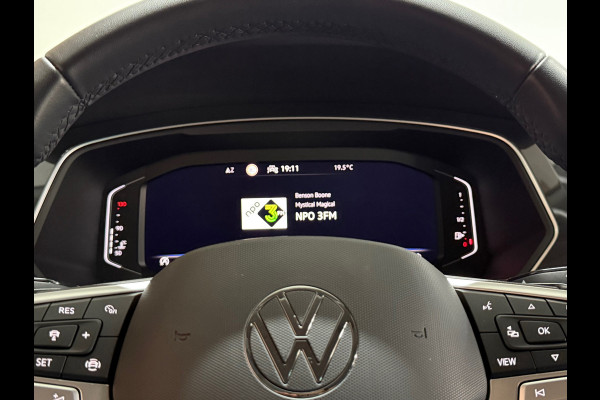Volkswagen Tiguan 1.5 TSI Automaat Elegance | Virtual Cockpit | Massagestoel | Navigatie | Stoelverwarming | Camera