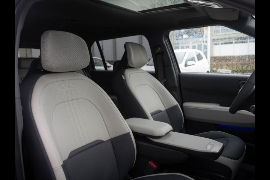 Kia EV3 GT-Line 81.4 kWh | OP VOORRAAD SNEL RIJDEN | Schuif kantel dak | Navigatie | Stoel en stuur verwarming |
