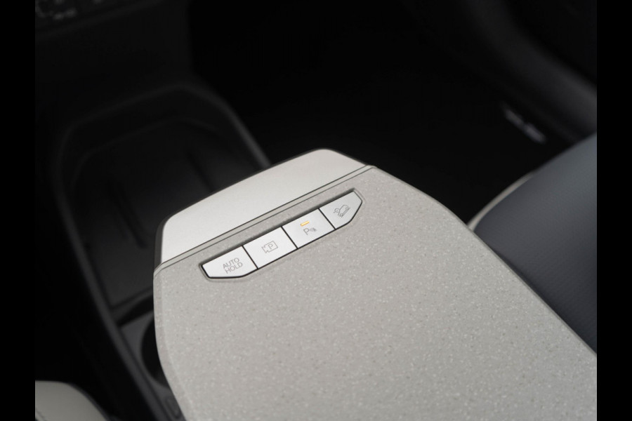 Kia EV3 GT-Line 81.4 kWh | OP VOORRAAD SNEL RIJDEN | Schuif kantel dak | Navigatie | Stoel en stuur verwarming |