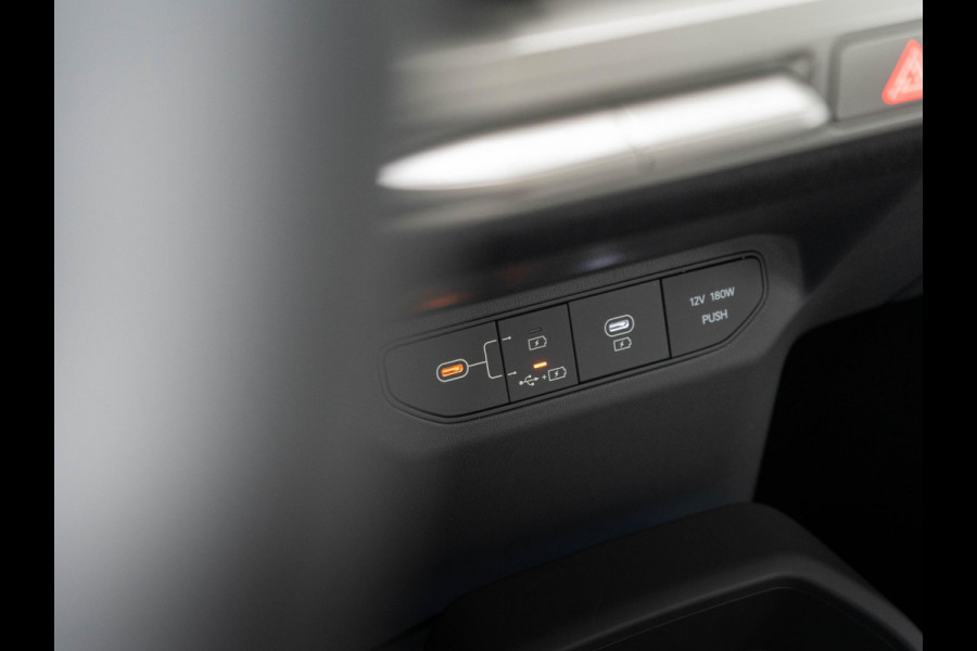 Kia EV3 GT-Line 81.4 kWh | OP VOORRAAD SNEL RIJDEN | Schuif kantel dak | Navigatie | Stoel en stuur verwarming |