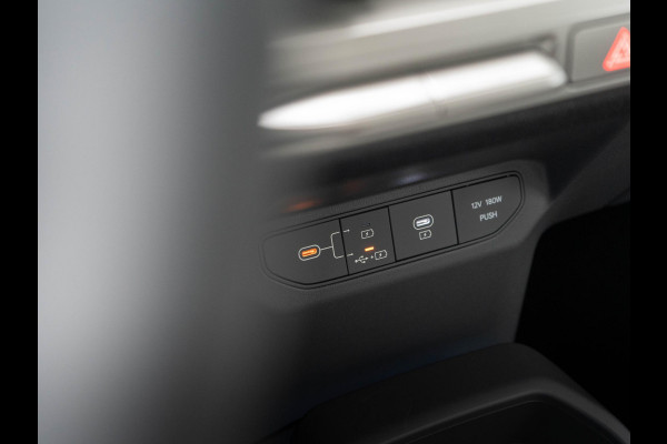 Kia EV3 GT-Line 81.4 kWh | OP VOORRAAD SNEL RIJDEN | Schuif kantel dak | Navigatie | Stoel en stuur verwarming |