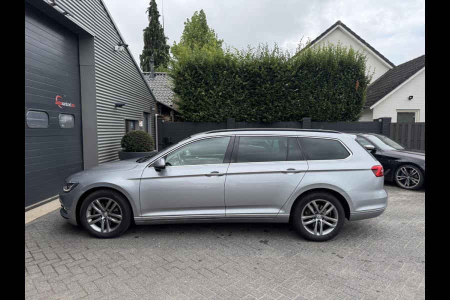 Volkswagen Passat Variant 2.0 TDI Highline Business R | Navigatie | Camera | DAB | Trekhaak |