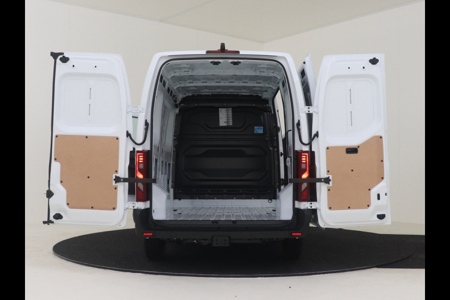 Renault Master T35 150 PK L2H2 NIEUW MODEL ( BPM VRIJ ) ADVANCE LED AIRCO ECC  PARKEERSENSOREN ACHTER LANE ASSIST NAVIGATIE CAMERA ALL SEASON BANDEN