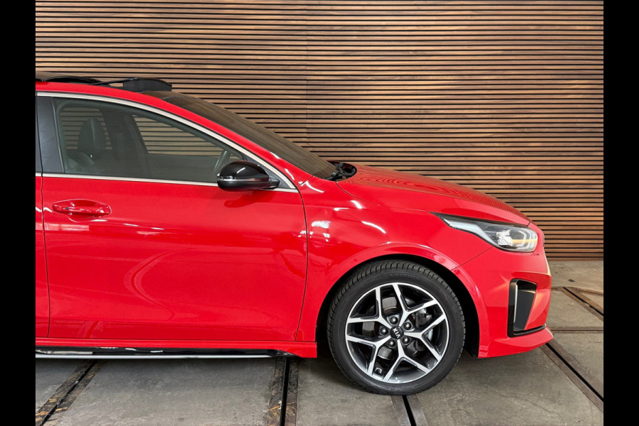 Kia Ceed 1.4 T-GDi Automaat GT-Line | Pano | Sportstoelen | Adaptive Cruise | Carplay